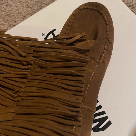 Minnetonka moccasins - Picture 2 of 3